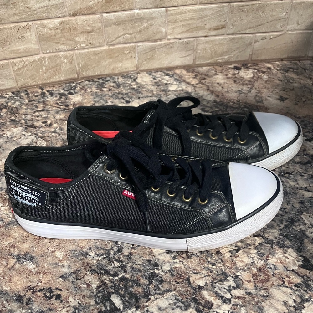Levi's Black and White Men's Shoes